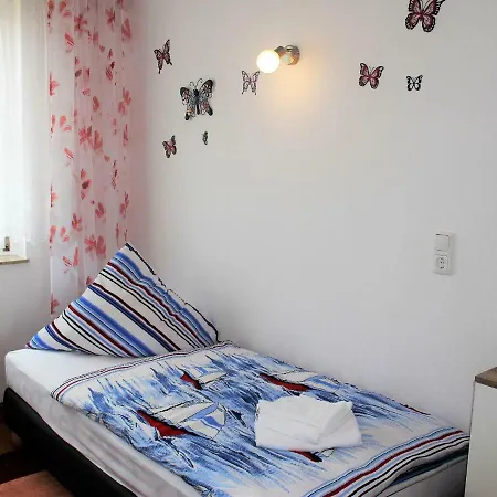 Сasa de vacaciones Spacious Holiday In With Trampoline *