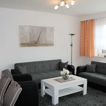Spacious Holiday In With Trampoline *